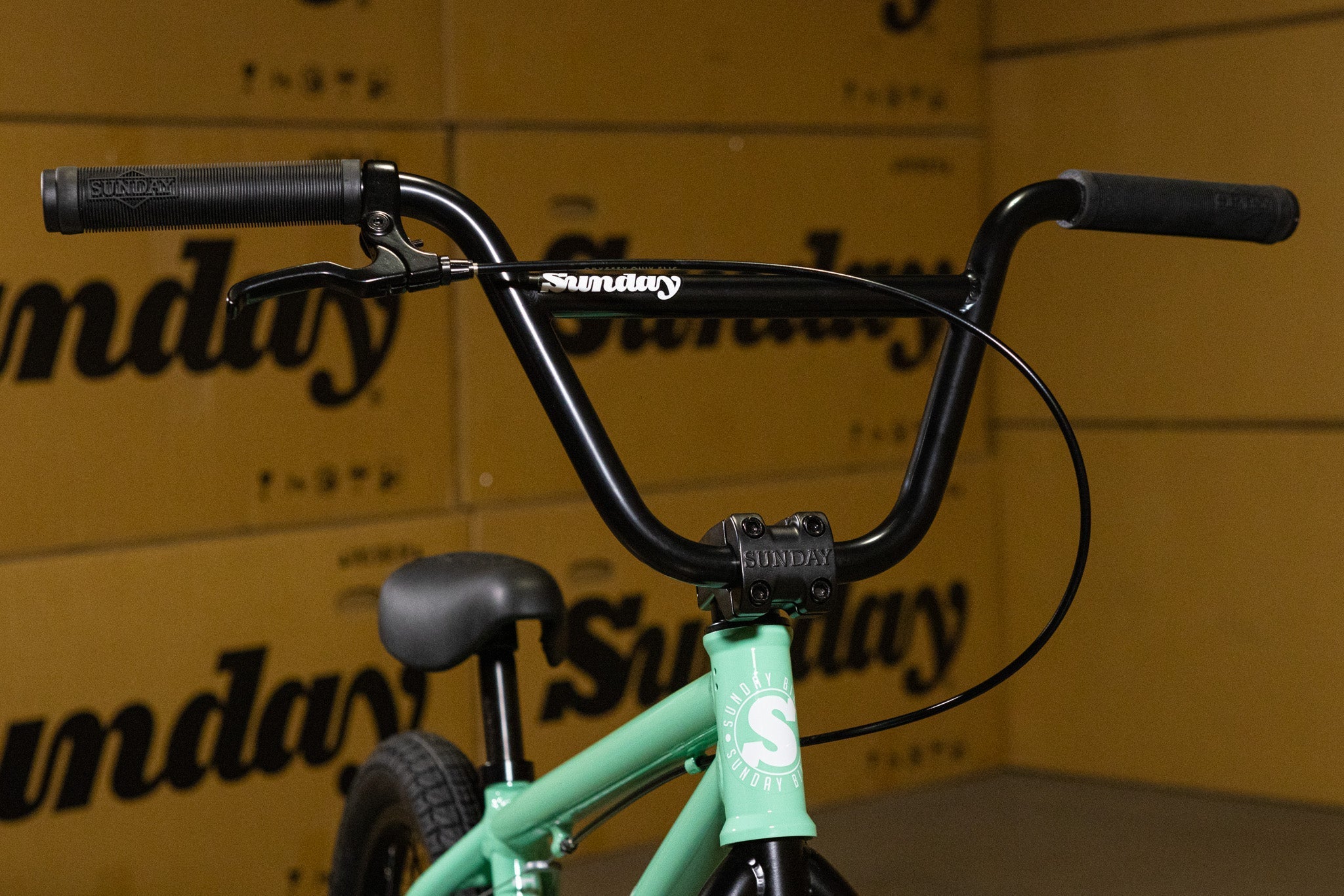 Sunday Aluminum Primer 18" Bike - Image 4